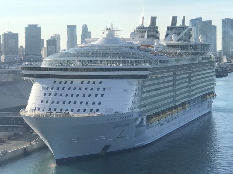 Oasis of the Seas cruise ship